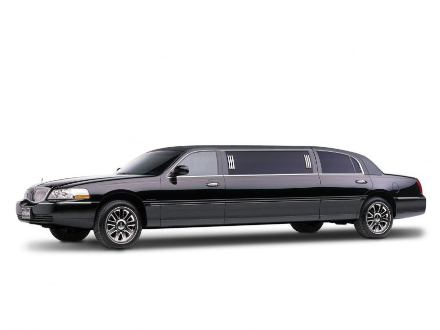 Lincoln Town Car 120V Limousine by Krystal '2003